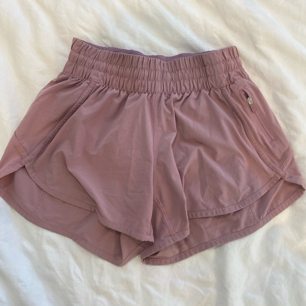 Lilac discontinued Lululemon Tracker shorts